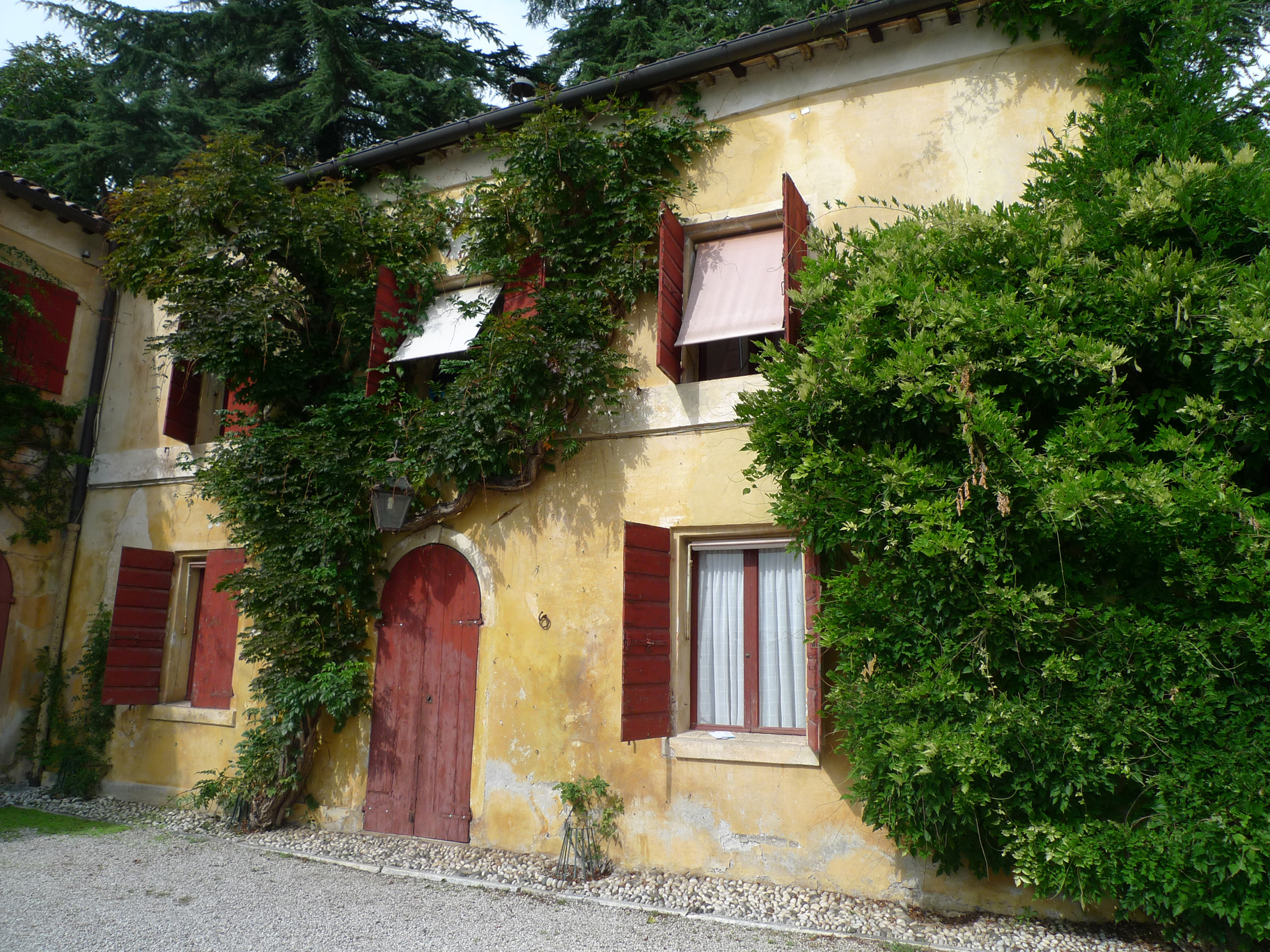 italian country house